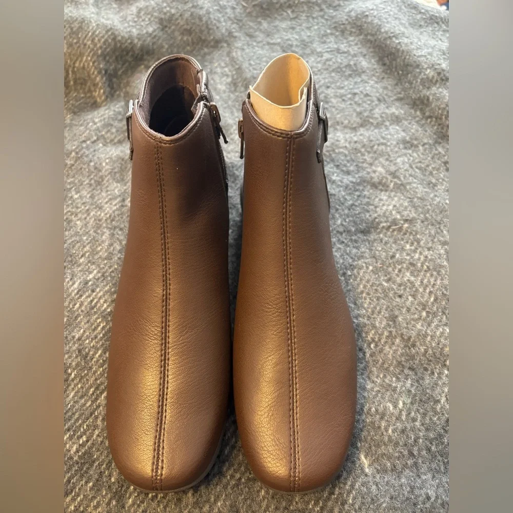 Easy Spirit Brown Leather Ankle Boots  SEAARA3‎ 8N New!